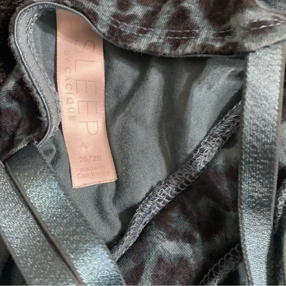 Cacique Lane Bryant 26/28 lot of 4 gowns - Picture 13 of 16